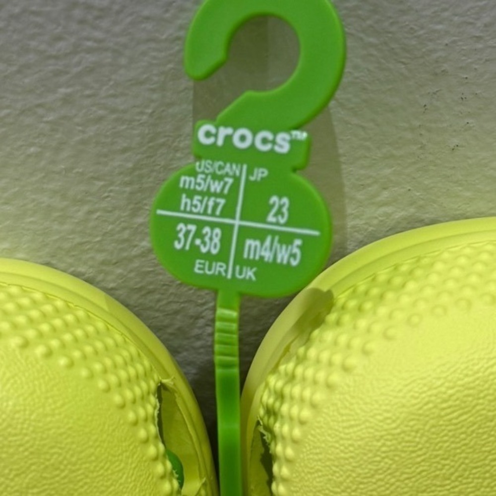 Crocs Classic Clogs Sulphur Yellow Neon Women 7 Men 5 New 10001-76U - Picture 5 of 5
